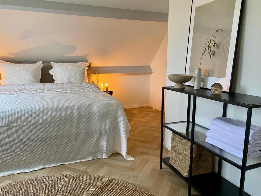 Guesthouse At The Amstel River With 2Br 2Ba And Garden Amstelveen Eksteriør billede